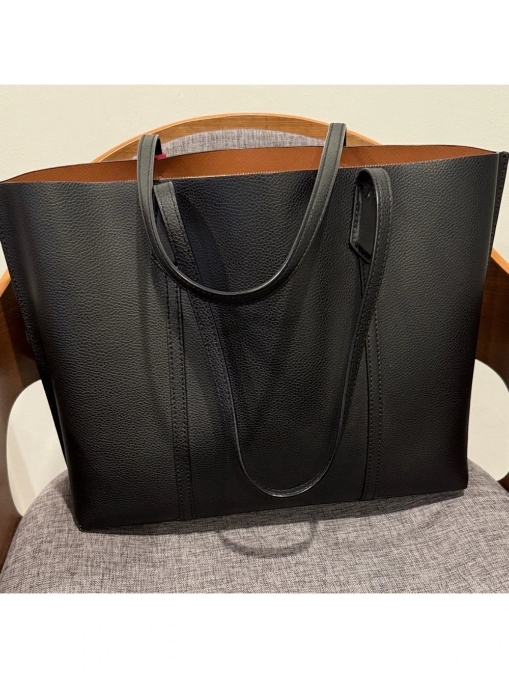 Tory Burch Black Leather Tote with Pink Tag Accent - Picture 2 of 4